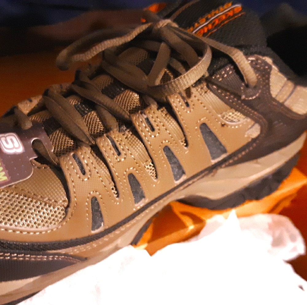 Size 11 sketchers memory foam